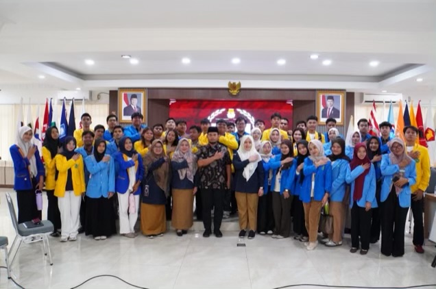 Sekolah Pemilu Hijau: Demokrasi Berkelanjutan untuk Generasi Muda