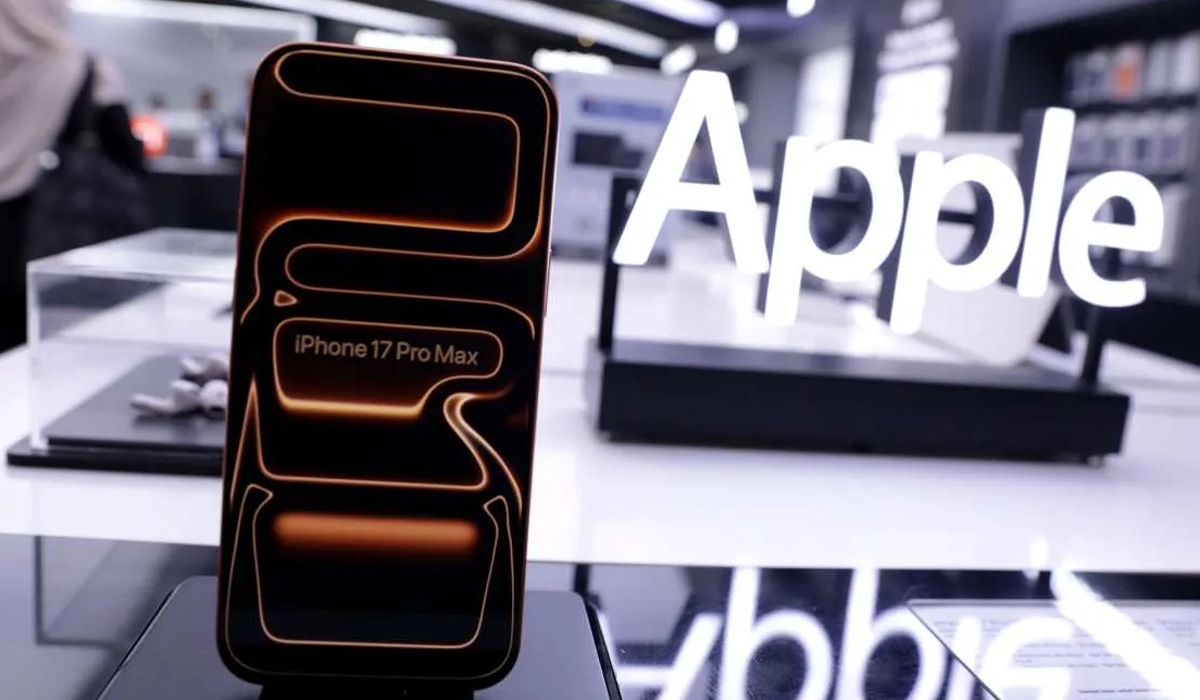 Apple Siapkan Trio Produk Ultra: iPhone Lipat, AirPods Berkamera, dan MacBook OLED
