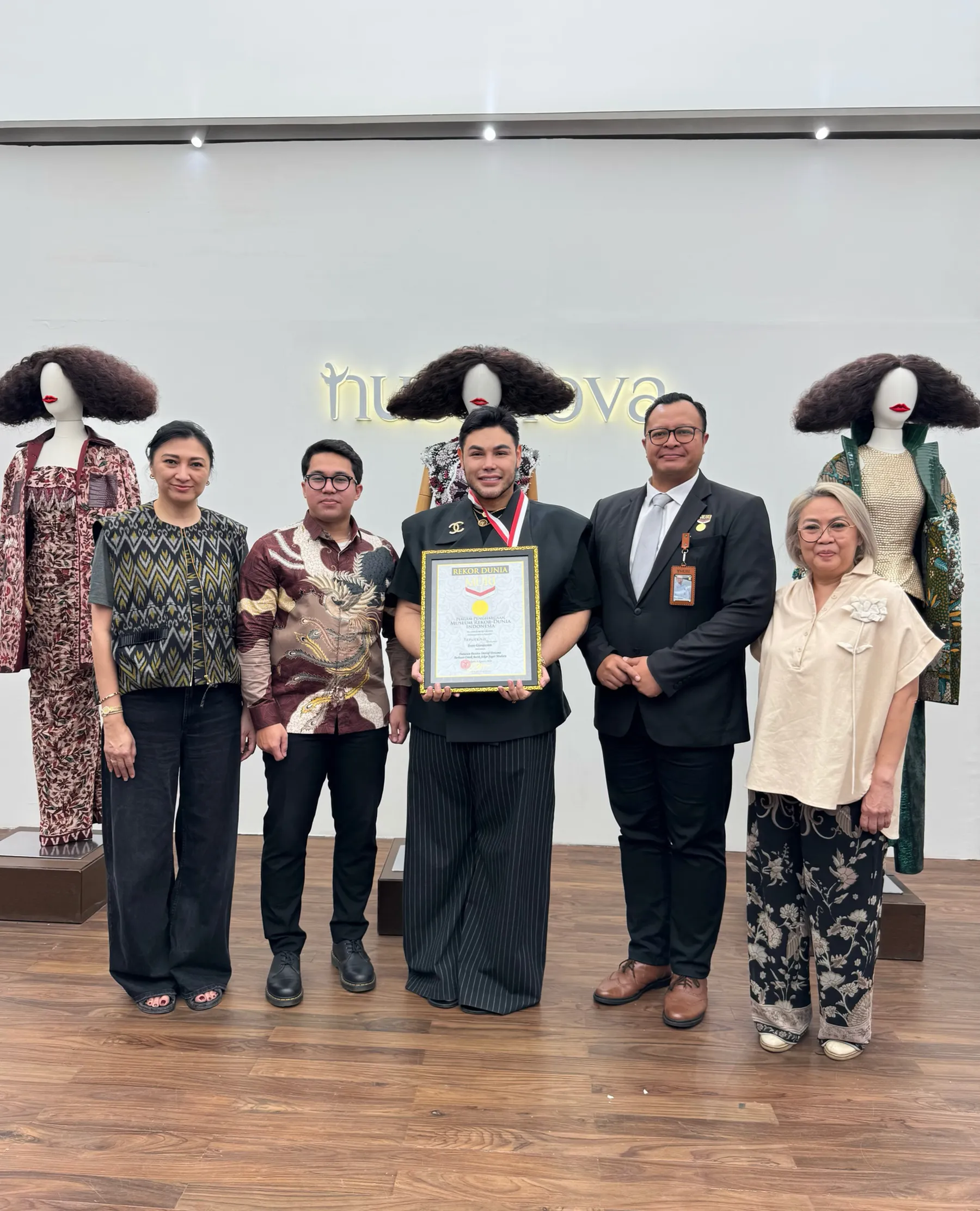 Batik Madura Naik Kelas: Nusanova 2.0 dan Rekor MURI