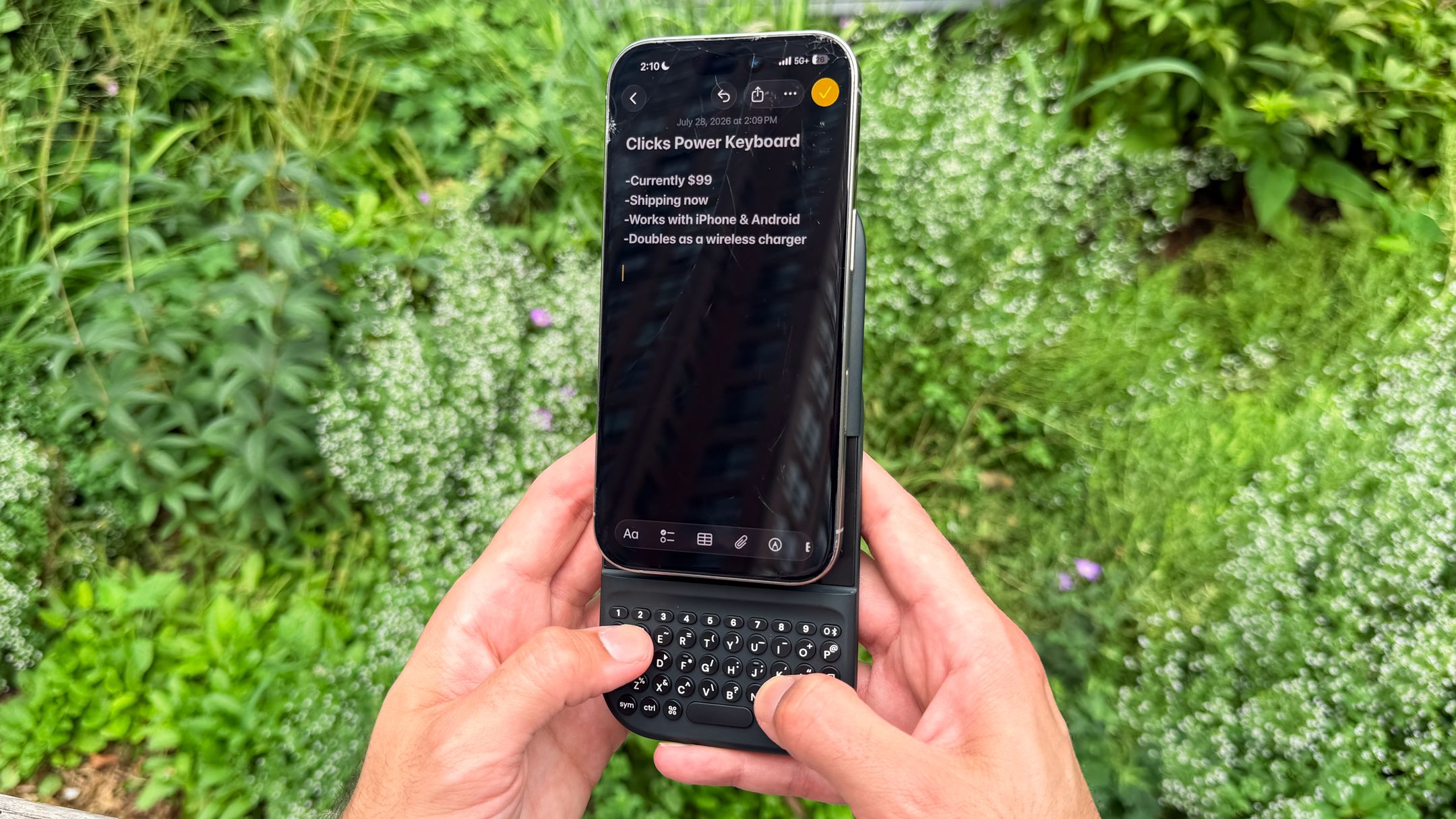 Clicks Power Keyboard: Nostalgia BlackBerry di Era Layar Sentuh