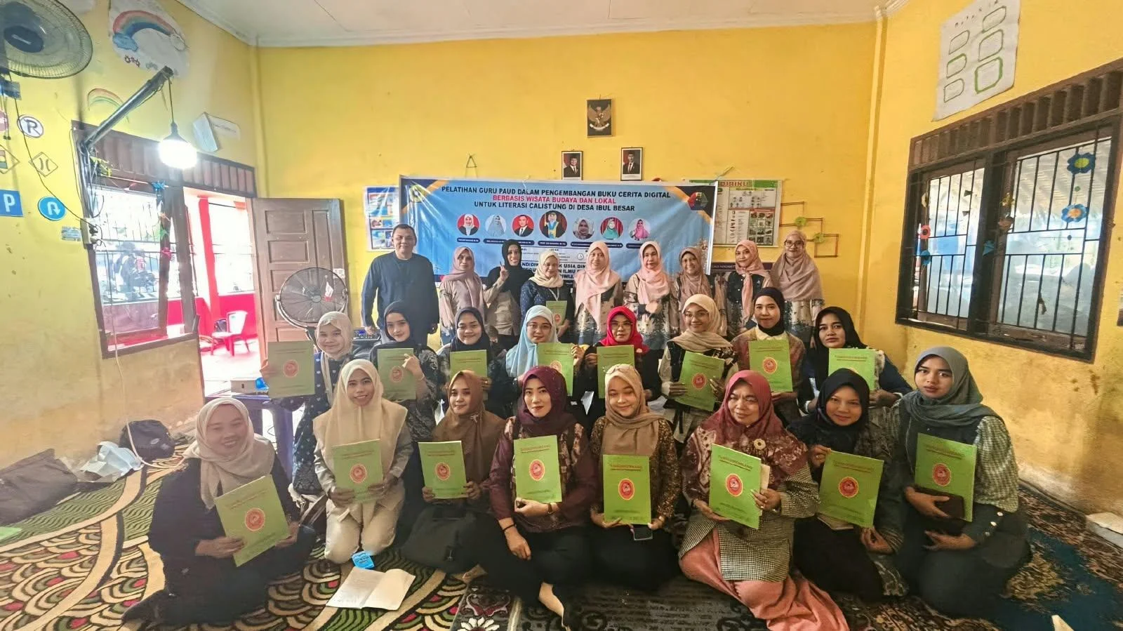 Budaya Baca Keluarga di Era Gawai: Peran Orang Tua dan Guru PAUD