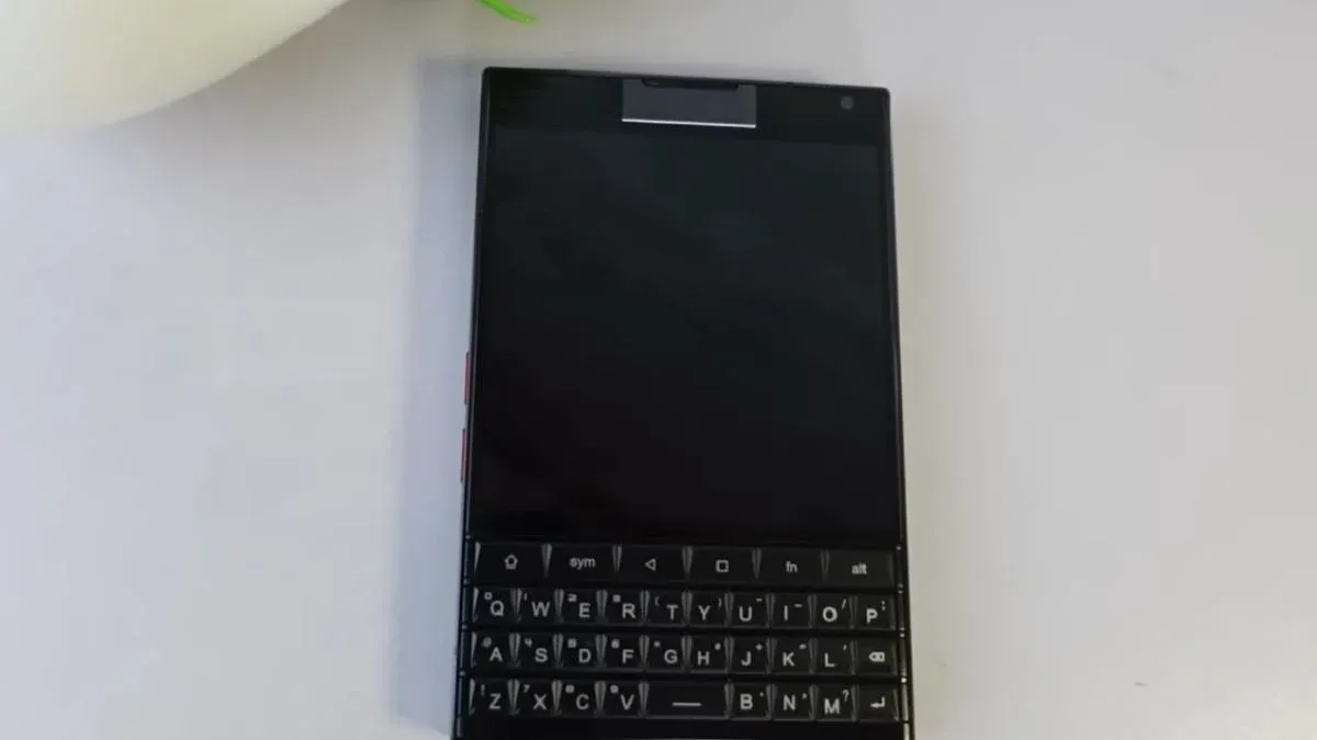 4 Smartphone Android Keyboard Fisik Terbaik untuk Produktivitas