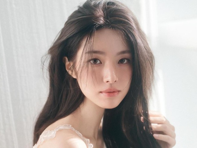 Dari Model ke Pemeran Utama: Profil Ha Young yang Melonjak