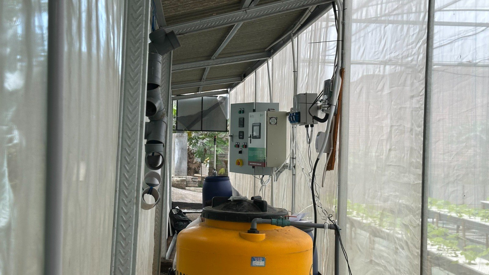 Sistem Pertanian Pintar Berbasis IoT Mengubah Cara Petani Bekerja