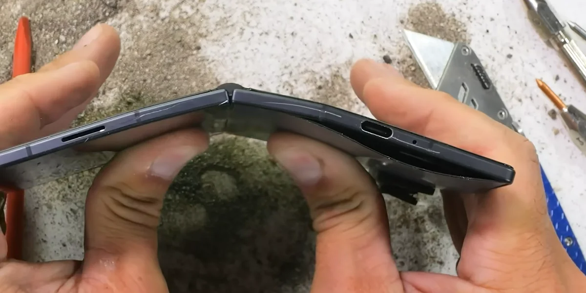 Uji Ketahanan Galaxy Z Fold 8: Seberapa Siap untuk Dipakai Kasar?