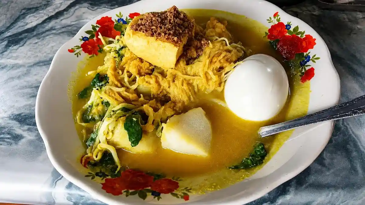 Laksa Pak Inin & RM Padang Benhil: Warung Ikonik yang Tak Lekang Waktu