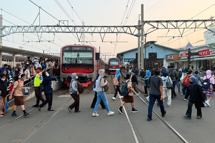 Tarif Rp8 Transportasi Publik Jakarta 17 Agustus: Panduan Lengkap