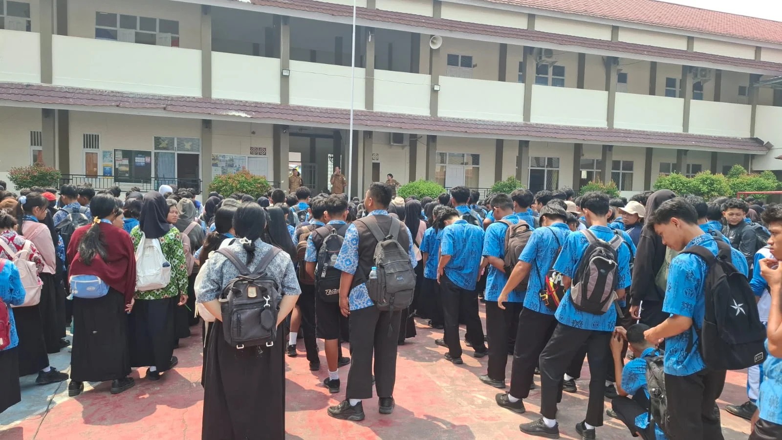 Kabut Asap Paksa Sekolah ke Pembelajaran Daring Darurat