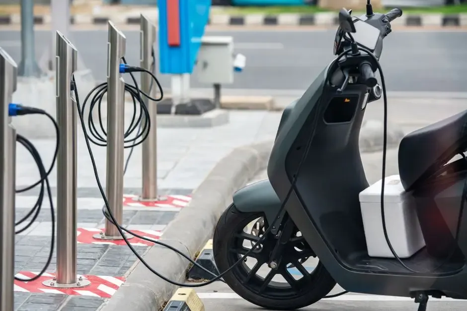 Motor Listrik, Efisiensi Energi, dan Jalan Keluar dari Beban BBM