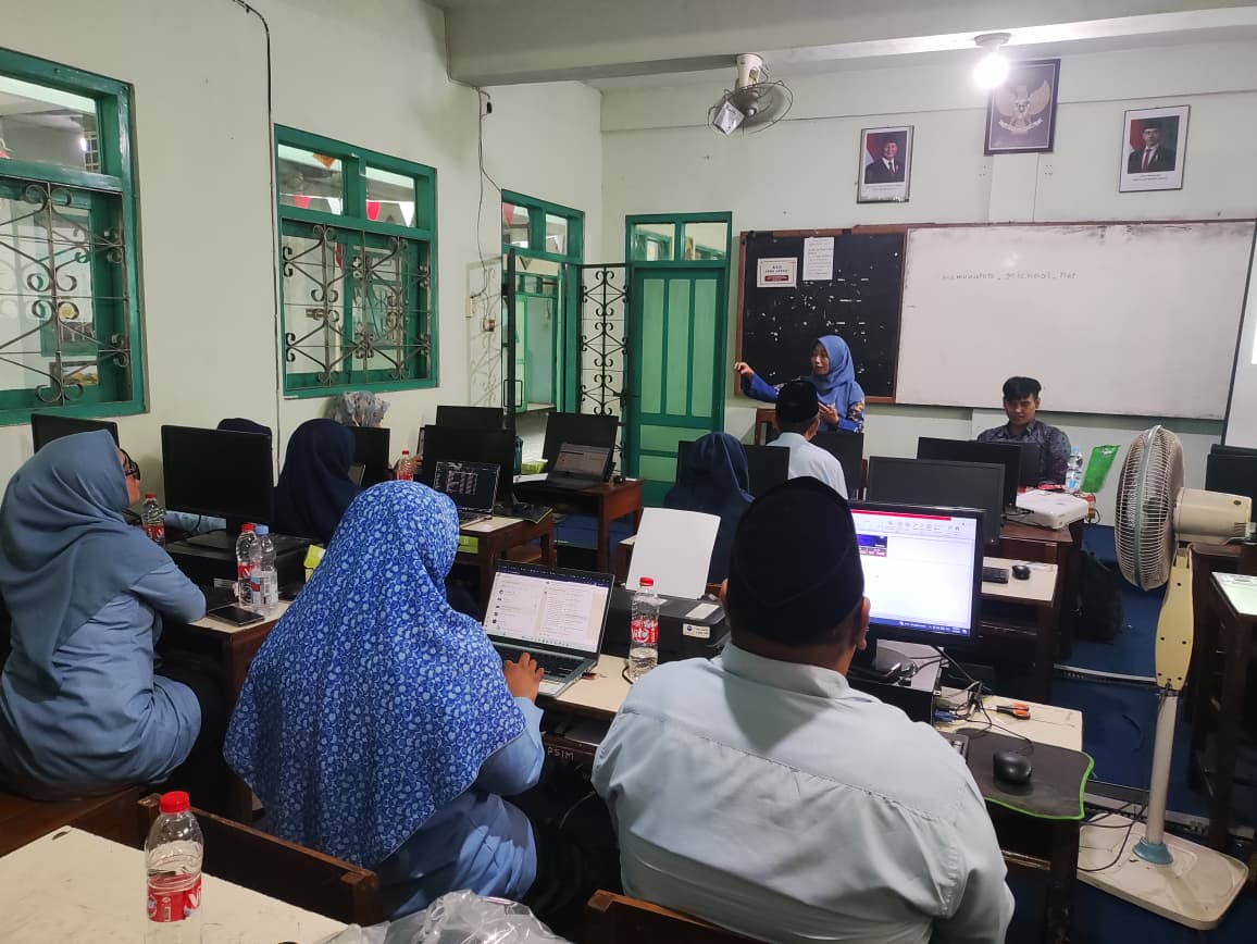 Menghilangkan Bias dari Buku Pelajaran: Reformasi Konten dari Kelas ke Kebijakan