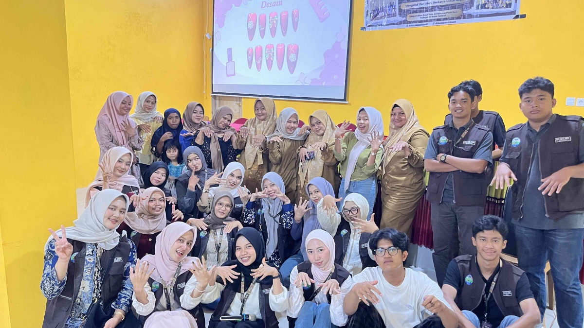Dari Hobi Menggambar ke Bisnis Nail Art Menguntungkan