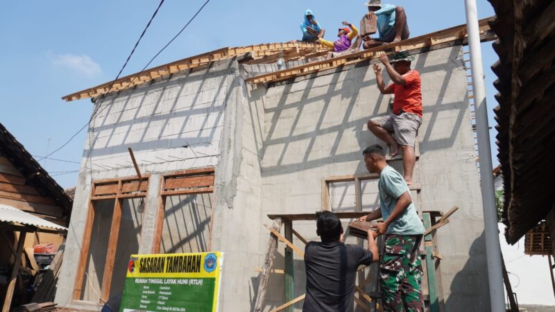 Satgas TMMD dan Warga Tlemang: Gotong Royong Wujudkan Rumah Layak Huni