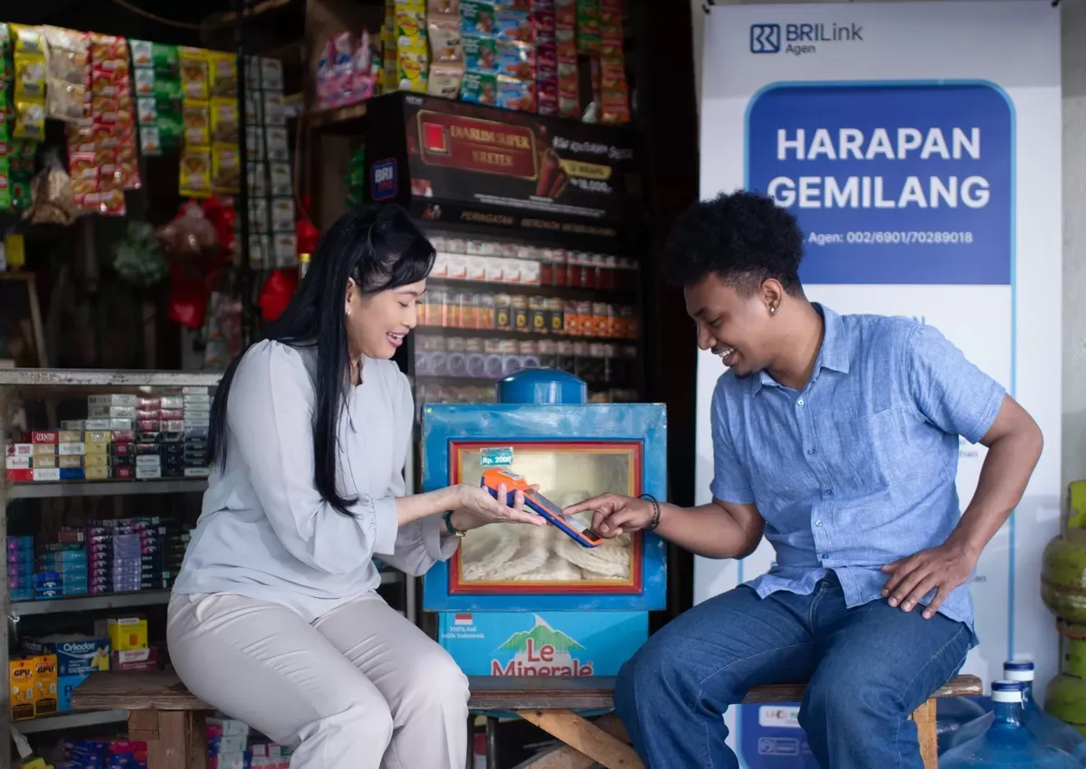 Bagaimana 1,13 Juta Agen BRILink Mengubah Wajah Keuangan Desa