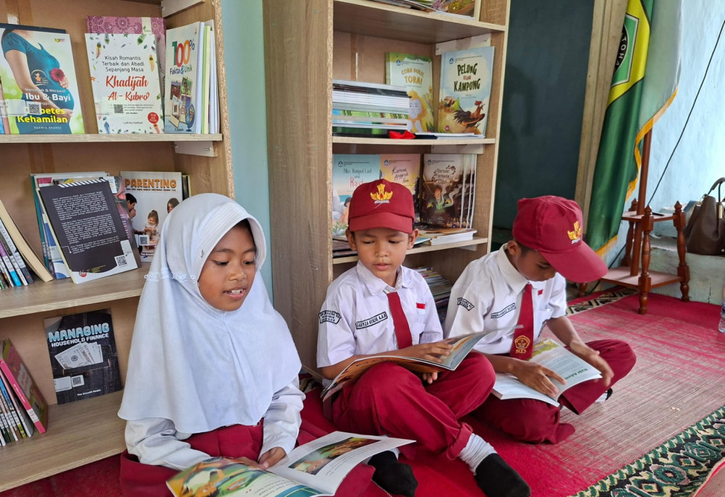 Pembaruan Buku Pelajaran SD-SMA: Menguatkan Literasi, Bukan Sekadar Ganti Sampul
