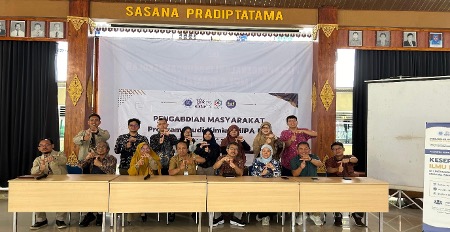 Program Pelatihan Guru Sains: Dari Literasi Biokimia hingga Praktikum Aplikatif