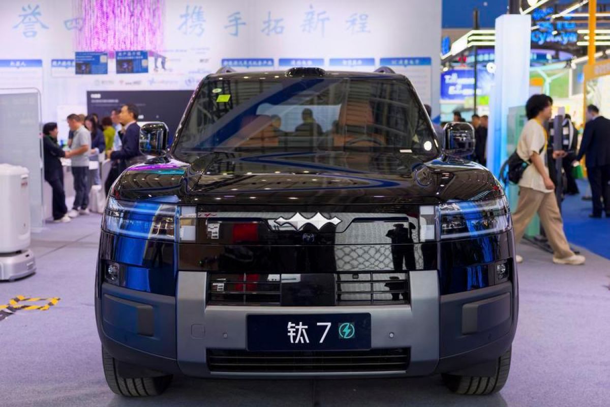 Penjualan Mobil Listrik China Tembus 65%: Mesin Bensin Tersingkir