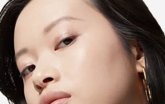 Dari Natural ke Bold: Pergeseran Besar Tren Makeup
