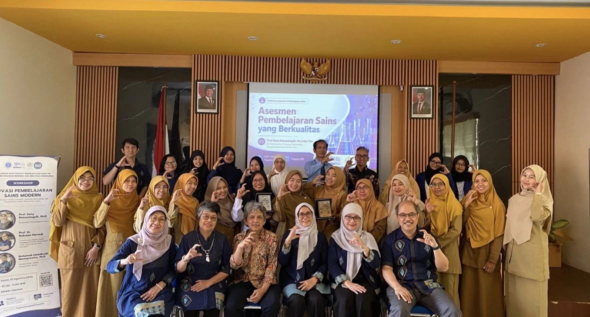 Program Pelatihan Guru Sains: Dari Literasi Biokimia hingga Praktikum Aplikatif