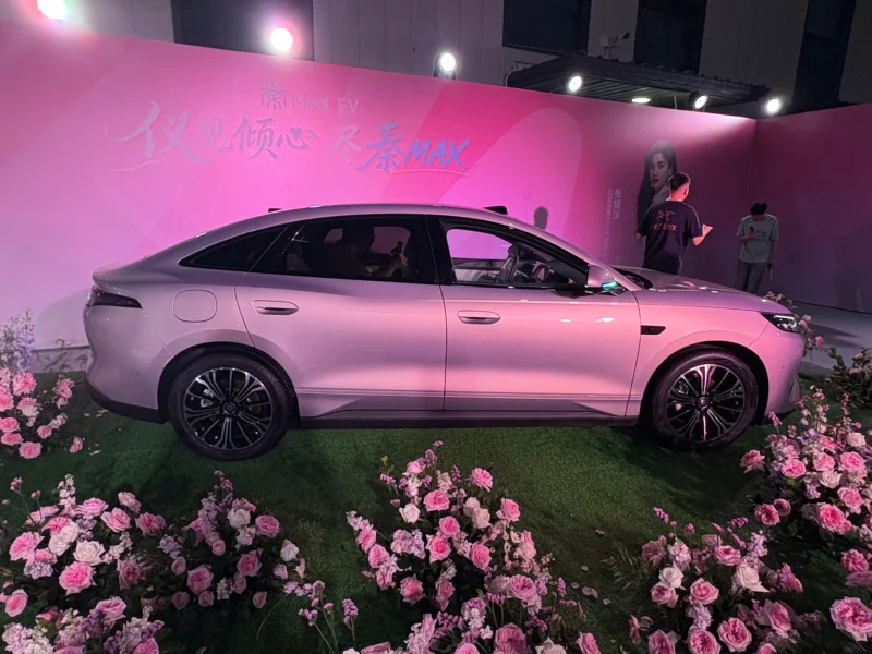 BYD Qin Max Diluncurkan: Sedan Hybrid dan EV Penantang Seal 06