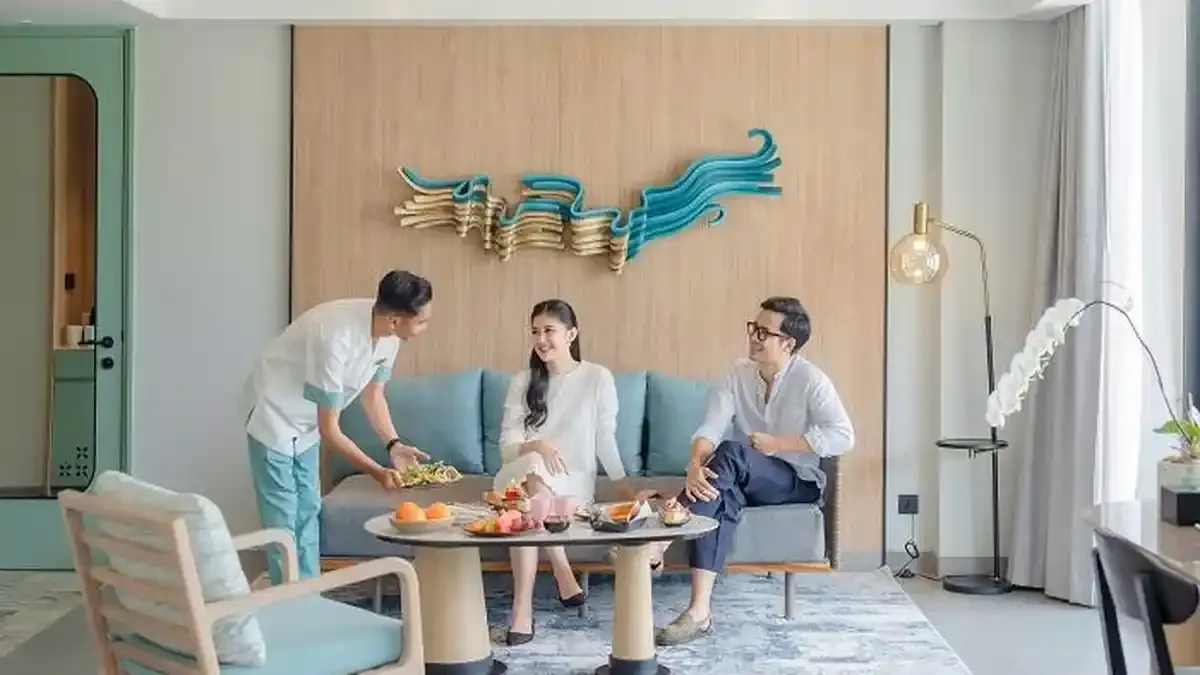 Diskon Hotel 45 Persen: Santika Anniversary vs Traveloka