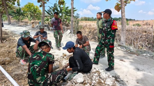 TMMD Bangun Jalan Desa dan Jalin Komunikasi Warga