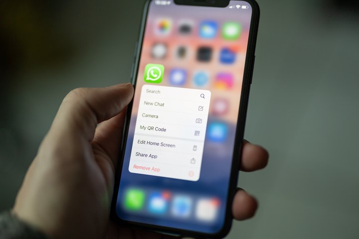 Membuat Stiker dan Konten AI dari Wajah Orang Lain: Risiko Hukum dan Sanksi Pidana