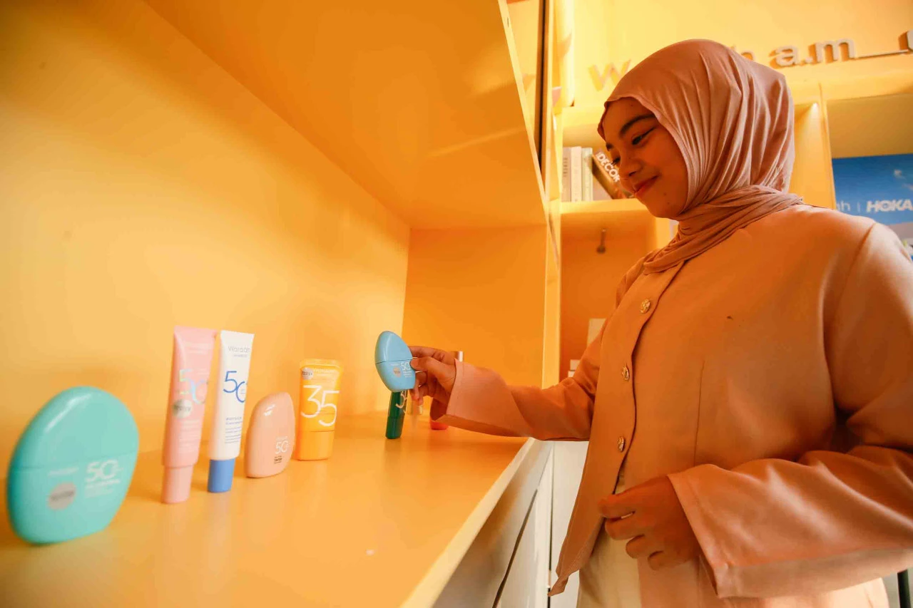 Rutinitas Skincare Pagi dengan Perlindungan UV untuk Gaya Hidup Aktif