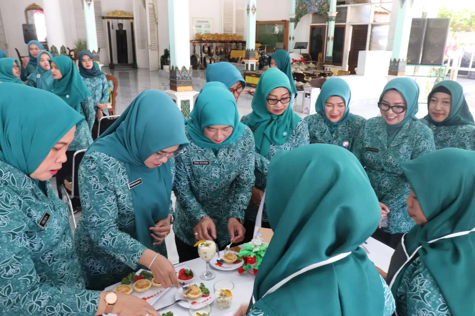 Lomba Masak Komunitas: Ibu-Ibu Menjaga Resep Lokal dan Kebersamaan