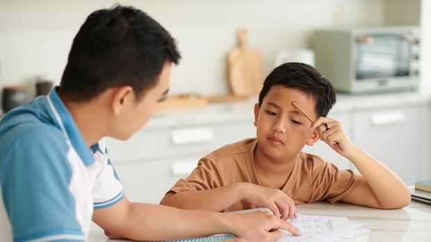 Anak Ogah Sekolah di Hari Senin? Ini Cara Bijak Mengatasinya