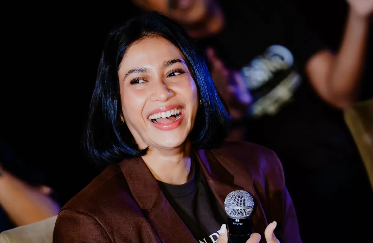 Aghniny Haque Diuji Teror Gaib dan Teknologi di Bisikan Desa Gringsing