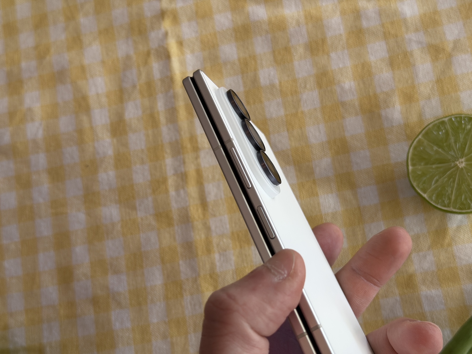 Google Pixel 11 Pro Fold vs Galaxy Z Fold8 Ultra: Mana Ponsel Lipat Flagship Terbaik?