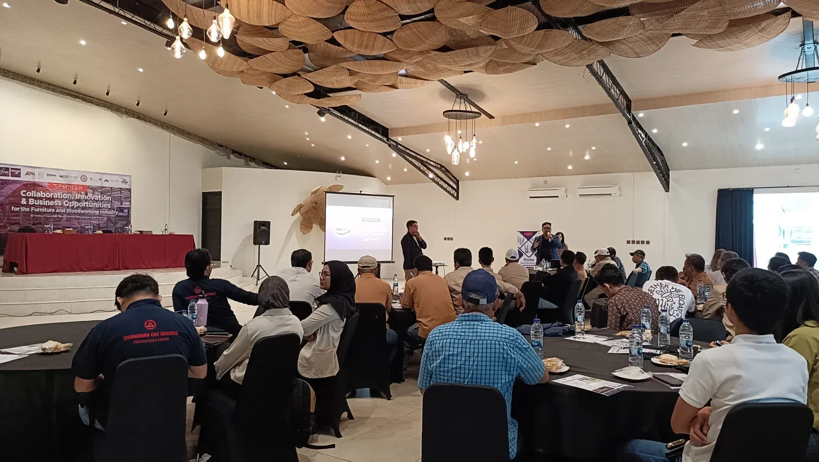Krisis Tenaga Kerja Mengancam Industri Furnitur Jepara