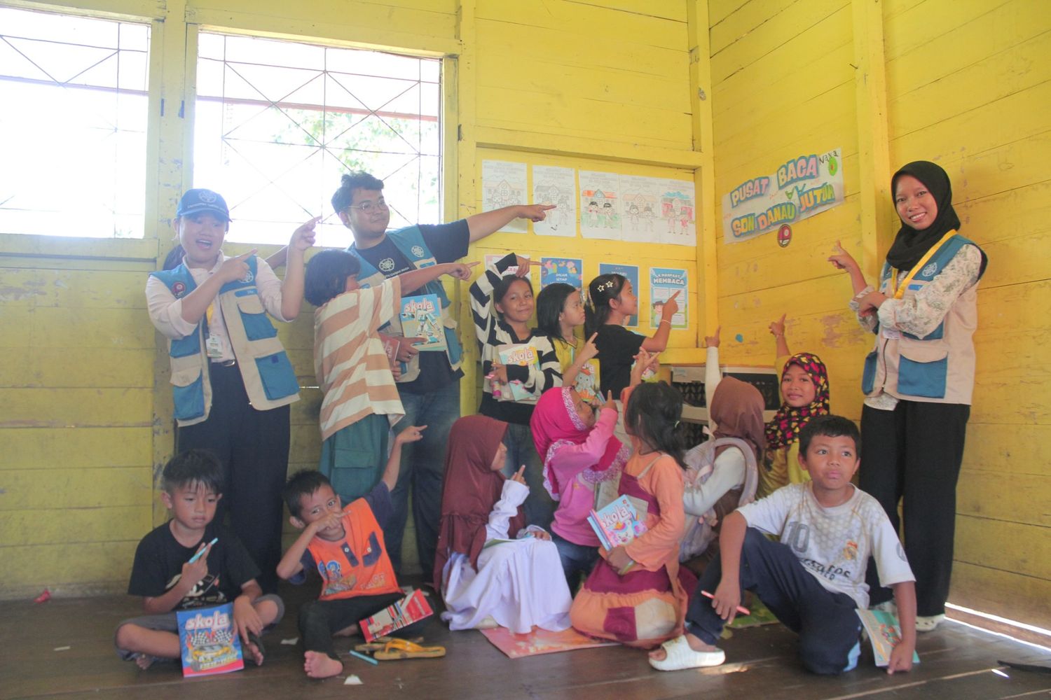 Mahasiswa Universitas Ciptakan Sudut Baca dan Program Literasi di Sekolah Dasar Pedesaan