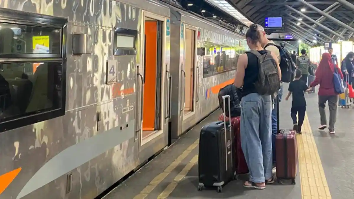 Diskon 17 Persen Tiket Kereta: Rute, Jadwal, dan Cara Pesan