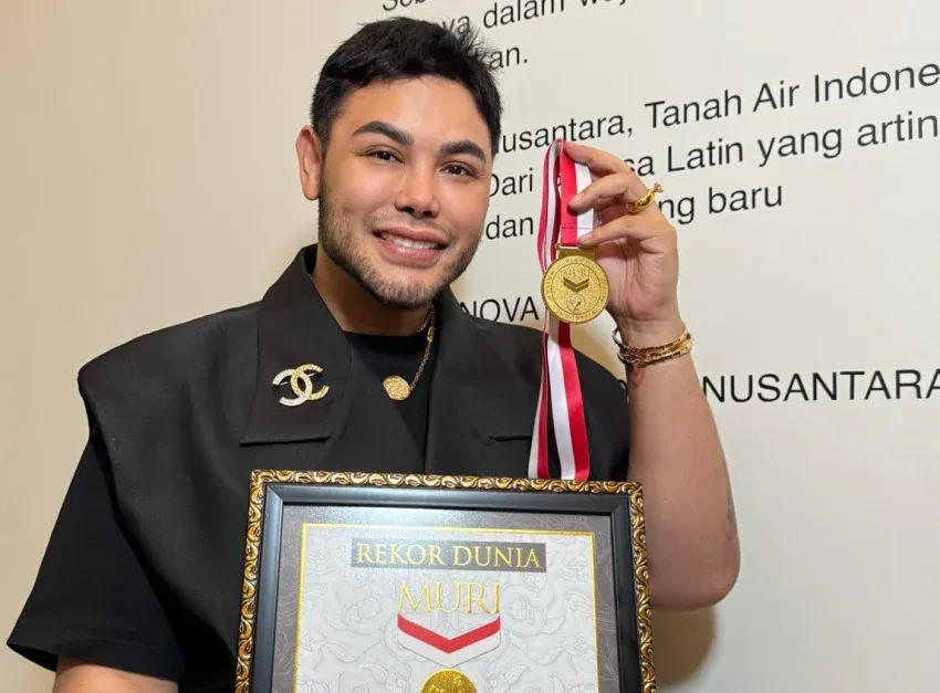 Desainer Raih Rekor MURI Lewat Pameran Busana Nusanova 2.0