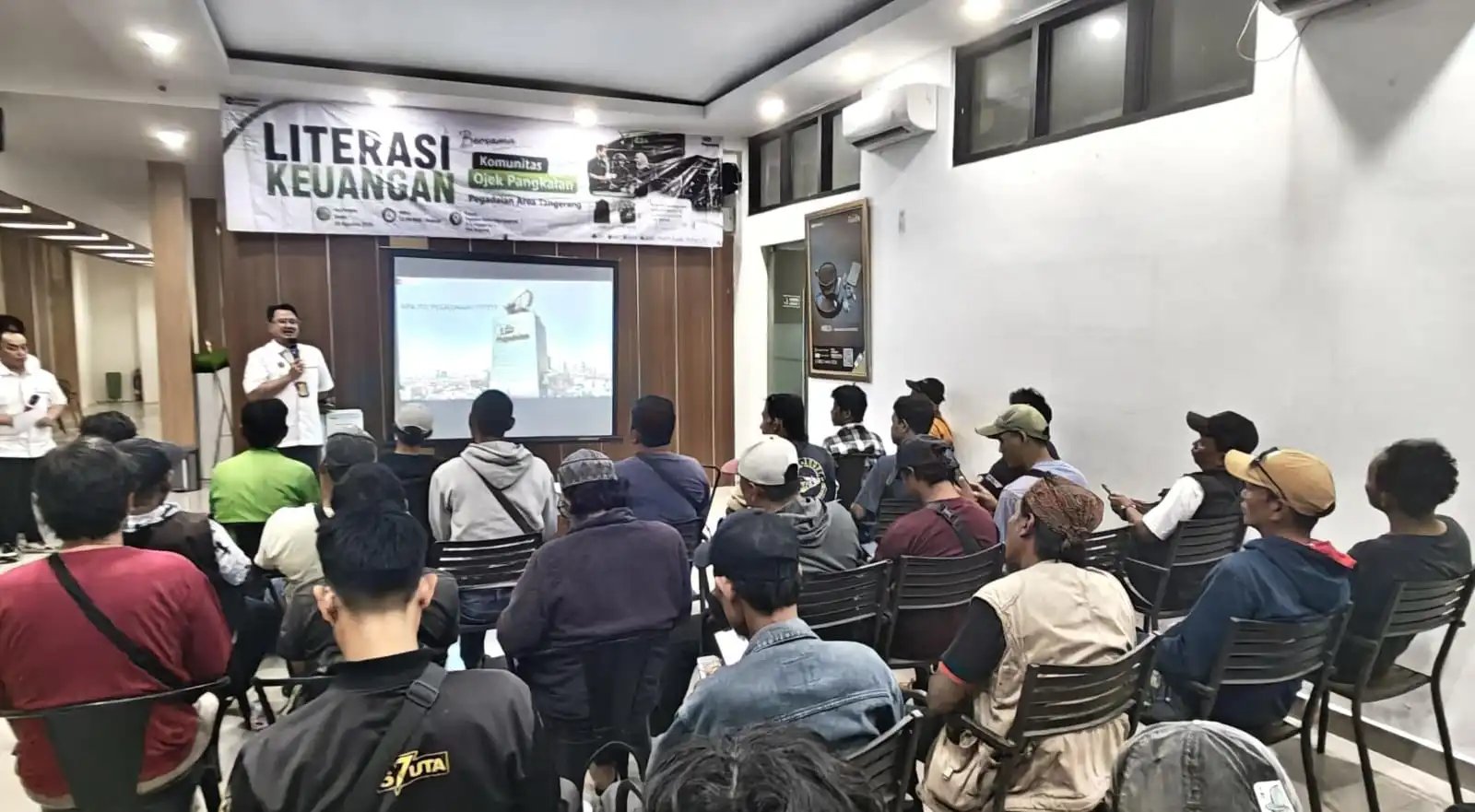 Strategi OJK Memperluas Literasi Keuangan ke Daerah