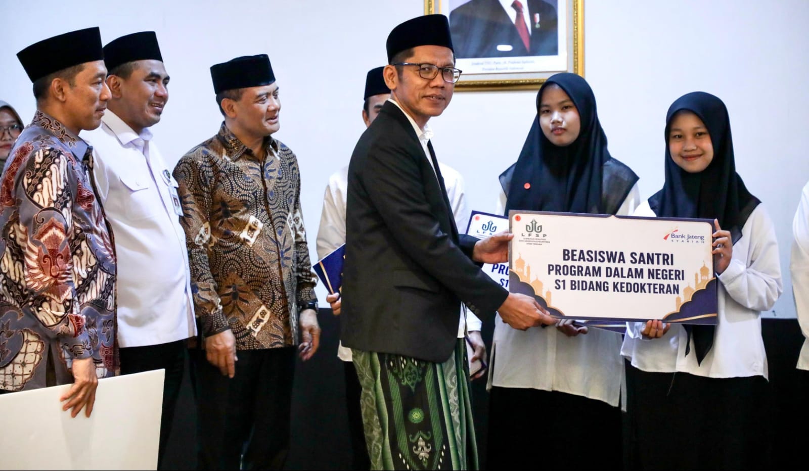 Ribuan Santri Raih Beasiswa Kuliah Gratis ke China, Mesir, dan Yaman