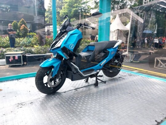 Ekosistem Motor Listrik Nasional MOLINAS: Cakra NX1, Alva N3 hingga Cervo