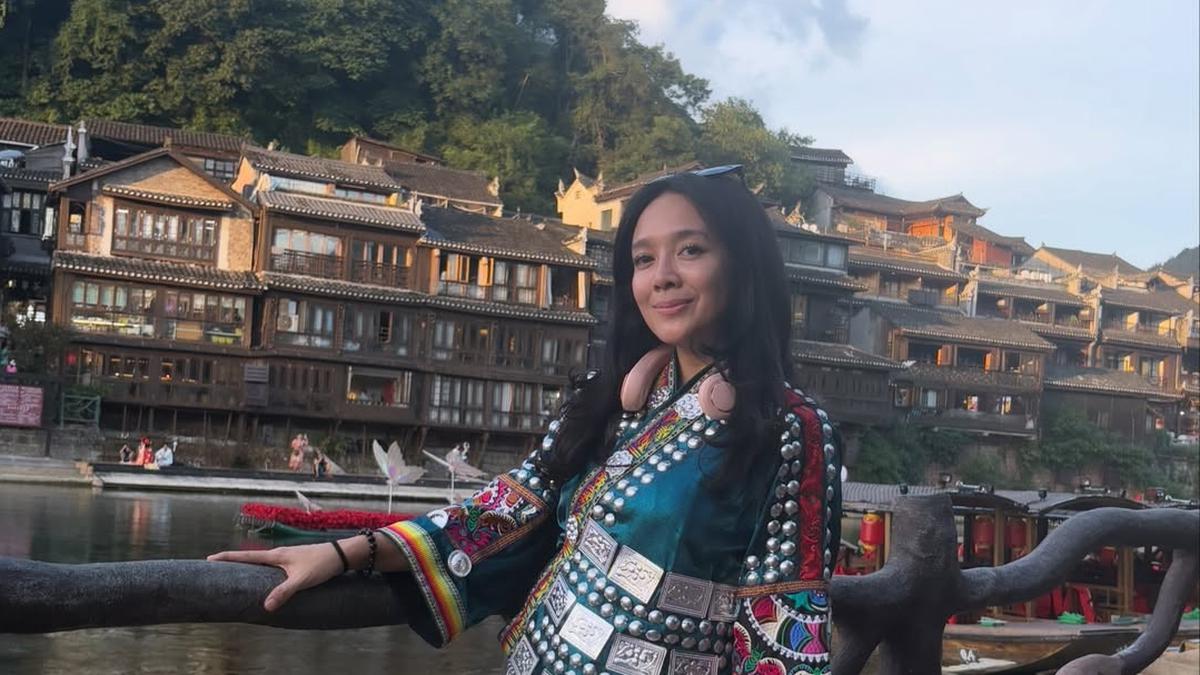 Naik Eskalator ke Puncak Gunung: Fenomena Wisata Futuristik di Tianmen