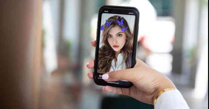 Mengapa Konten GRWM Makeup Begitu Adiktif