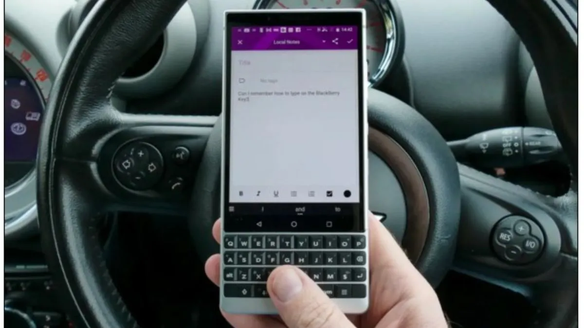 Panduan Membeli HP Android dengan Keyboard Fisik QWERTY