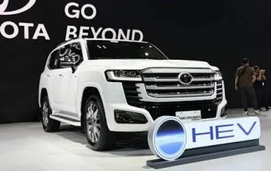 Land Cruiser 300 Hybrid EV: SUV Premium Hybrid yang Tetap Garang di Medan Off-Road