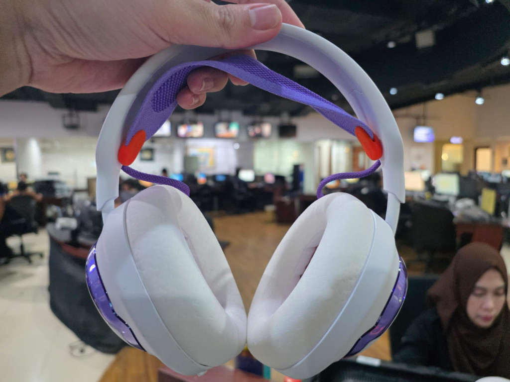 Headset Gaming Terjangkau vs Premium: Epomaker GX1 atau JBL Quantum 650?