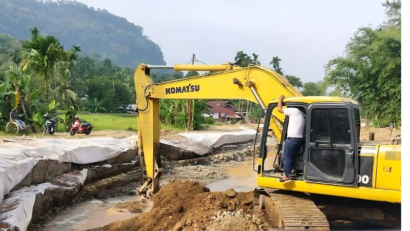Dari Tanggul hingga Drainase: Strategi Pemulihan Infrastruktur Pascabanjir di Padang