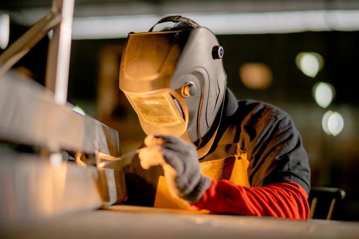 AI Seharusnya Mengurangi Kerja, Tapi Beban Karyawan Meledak