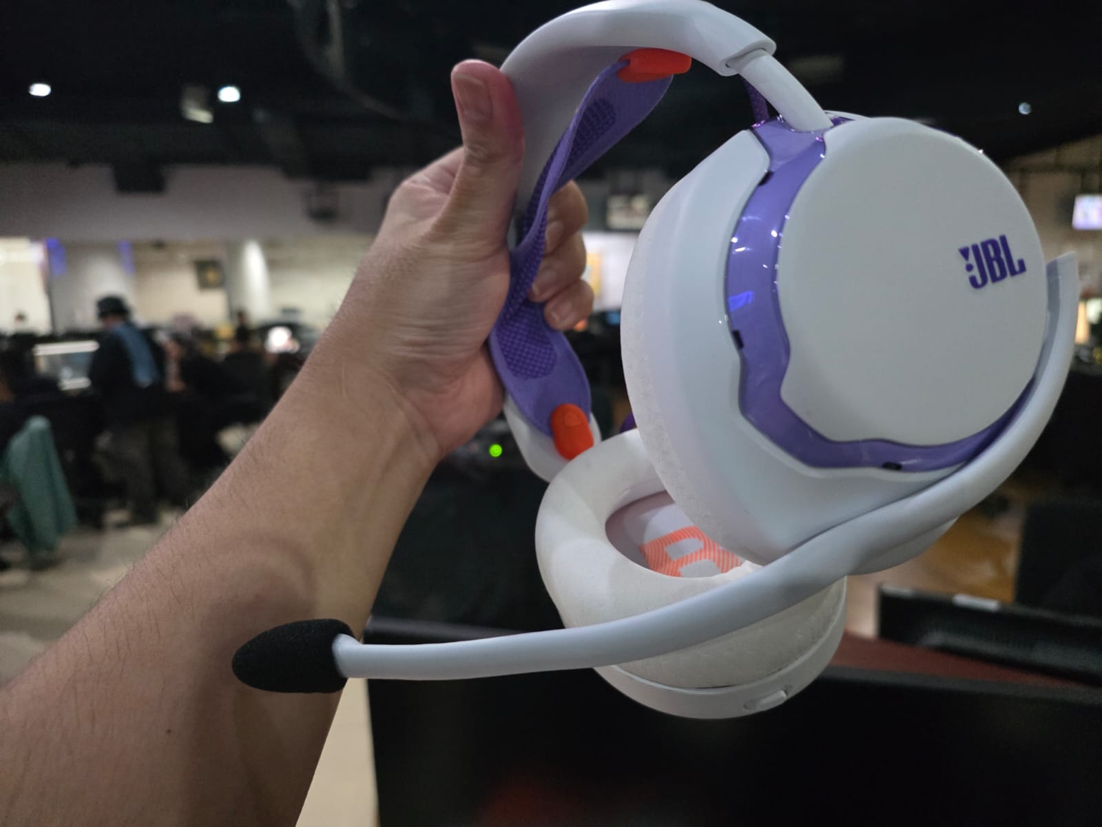 Headset Gaming Terjangkau vs Premium: Epomaker GX1 atau JBL Quantum 650?