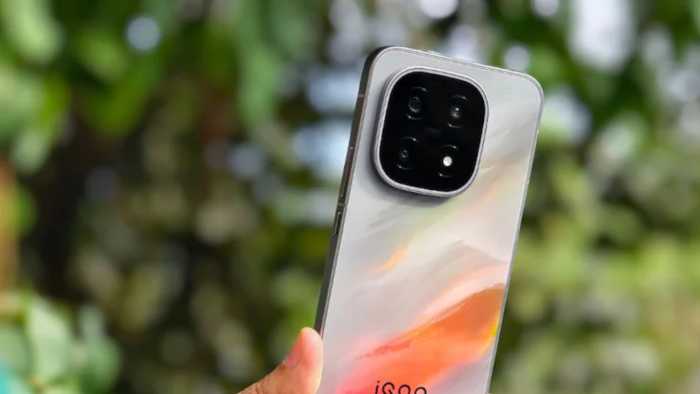 iQOO 16: Ponsel Gaming Flagship dengan Layar 165Hz dan Baterai 8.500 mAh