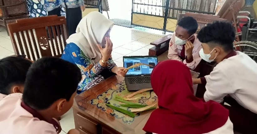 Dari PAUD hingga SMP: Panduan Praktis Integrasi AI di Kelas