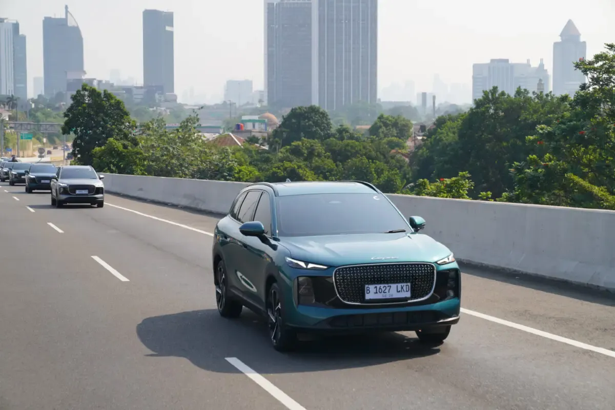 Perbandingan SUV Plug-in Hybrid: Dual-Motor, Jangkauan Listrik, dan Semi-Otonom