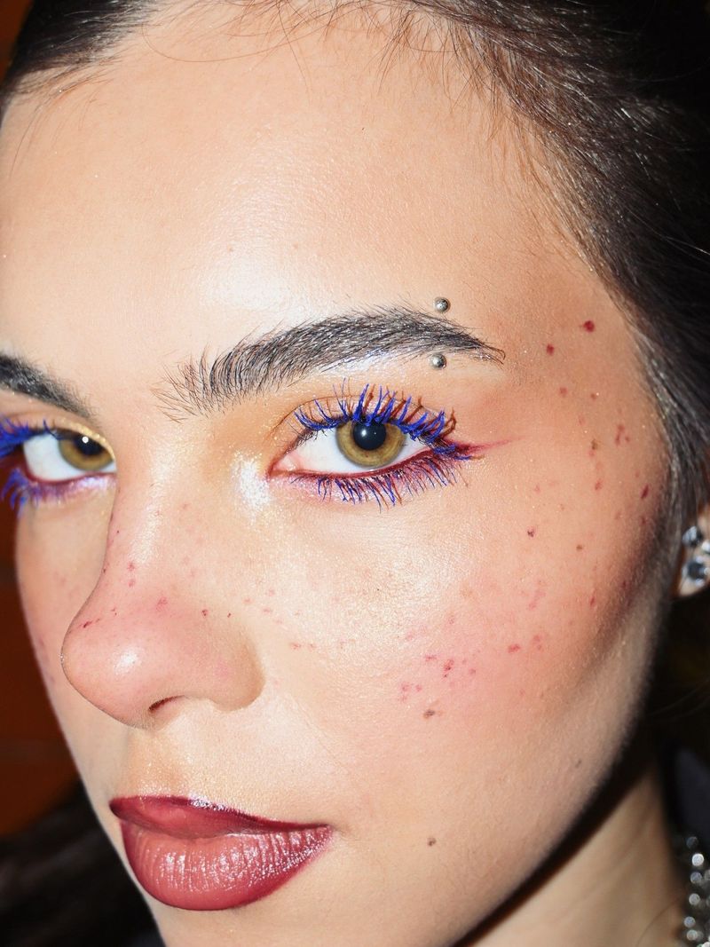 Dari Natural ke Bold: Pergeseran Besar Tren Makeup